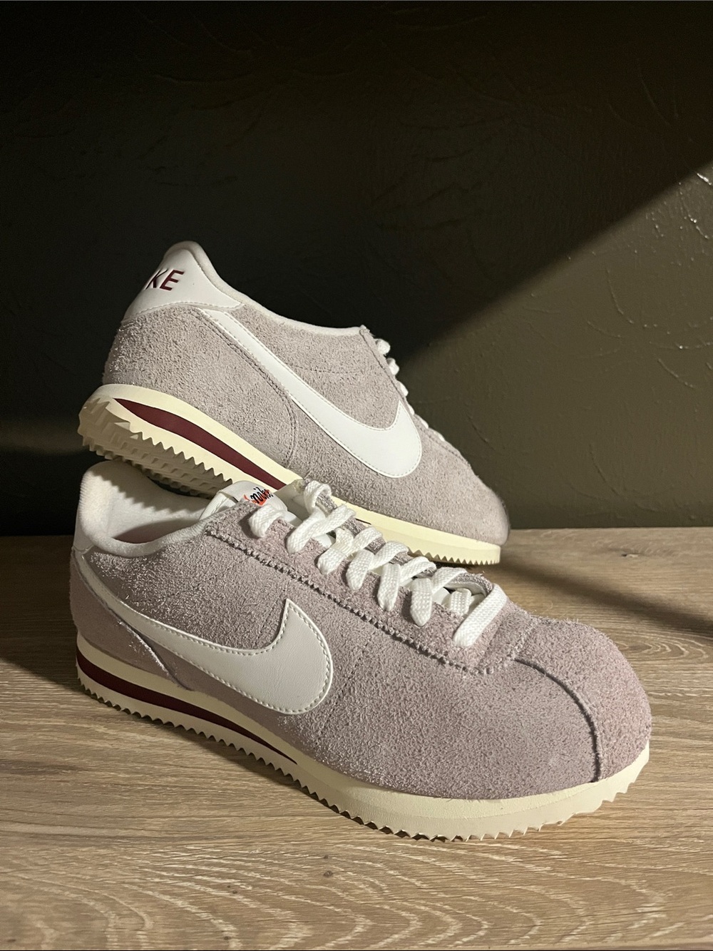 Men’s Size 8.5 Nike Cortez SE Shoes-College Grey/Sail/Dark Team Red/Coconut Milk